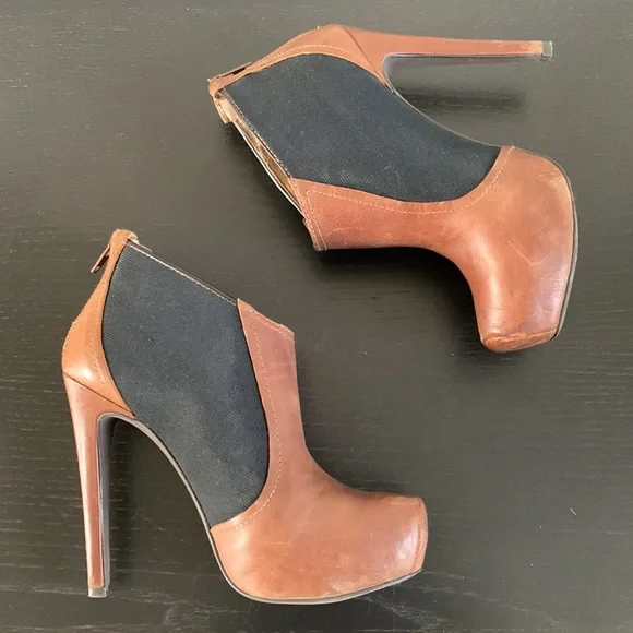 JESSICA SIMPSON distressed leather ankle bootie - Picture 15 of 16